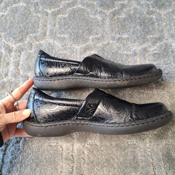 Boc Born Peggy Slip-On Clogs WOMENS Size 7.5M Black FLORAL Embossed COMFY Shoes - Picture 7 of 11